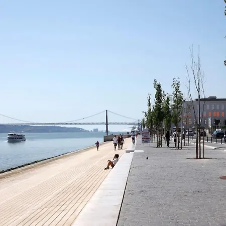 Mm1 Central Lisbon With Castle View And Free Parking!