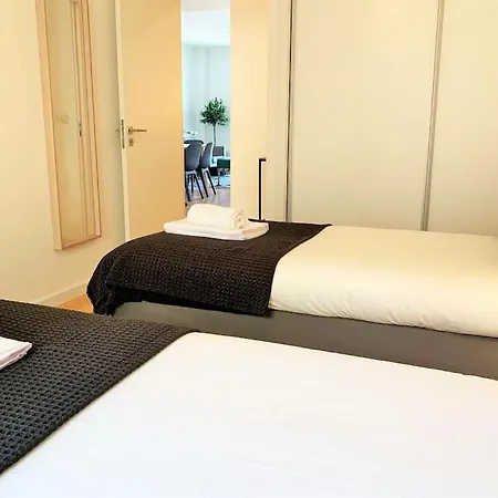 Mm1 Central Lisbon With Castle View And Free Parking! *