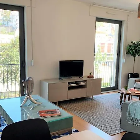 Mm1 Central Lisbon With Castle View And Free Parking!