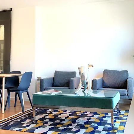 Mm1 With Castle View And Free Parking! Apartment