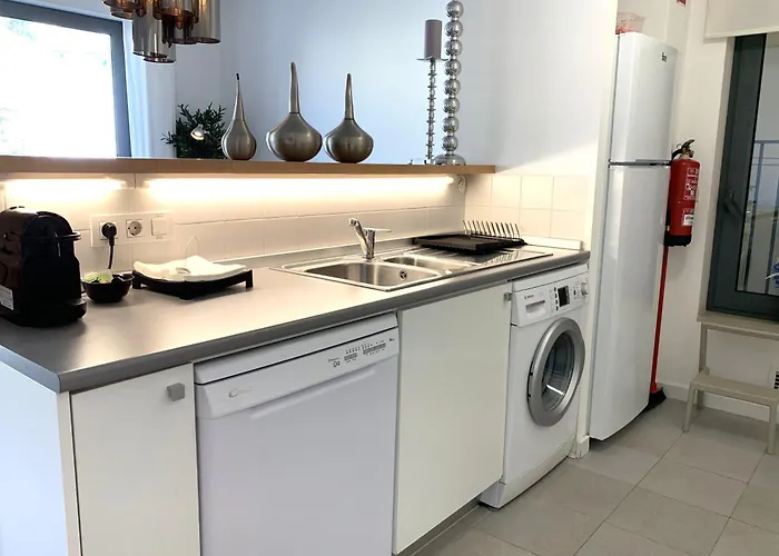 아파트 Mm1 Cosy & In Baixa With Castle View And Free Parking! 리스본